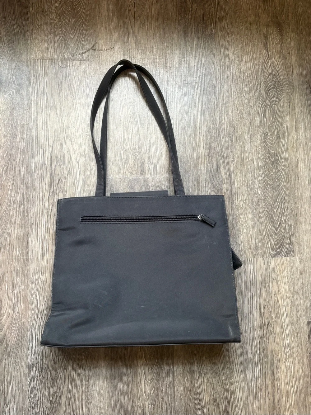 Guess Black Tote Bag with Magnetic Closure | Everyday Designer Tote